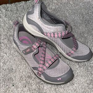 Ryka Kailee Mary Jane’s Women's sz 8 1/2 grey/pink mesh